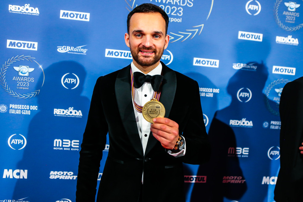 FIM SPEEDWAY WORLD CHAMPIONS HONOURED WITH MOTORCYCLING ELITE AT FIM AWARDS IN LIVERPOOL